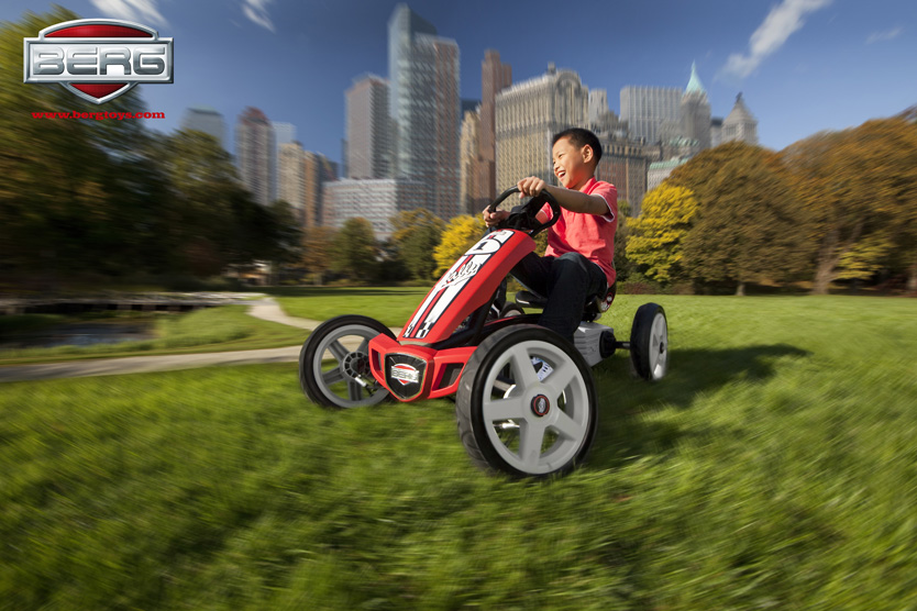 Rally-NY_met_logo_a.jpg Berg Jeep varosi kompakt pedalgokart